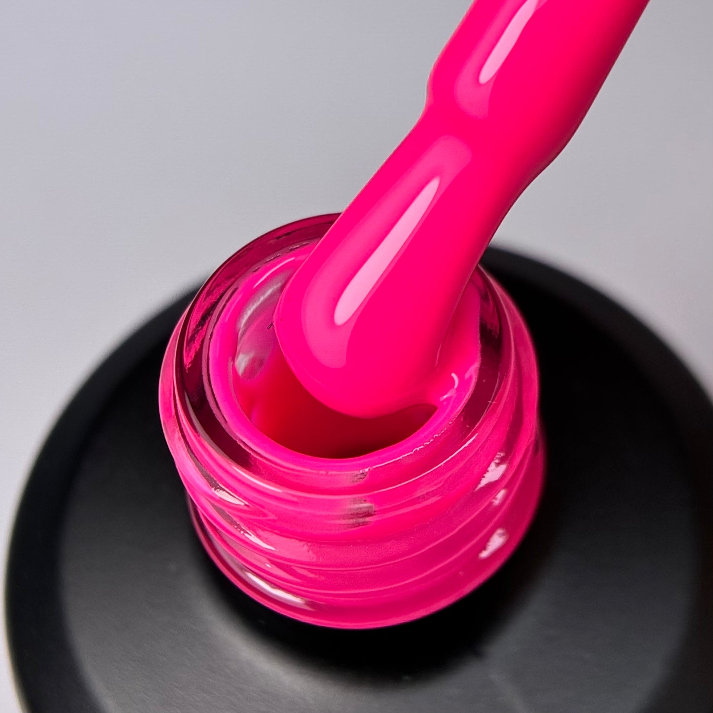 E18 Solid Neon #18