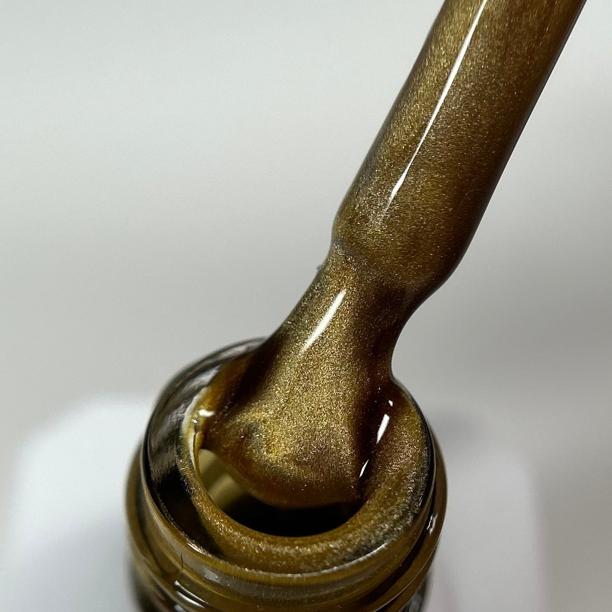 E07 #14 Cat Eye Top Coat