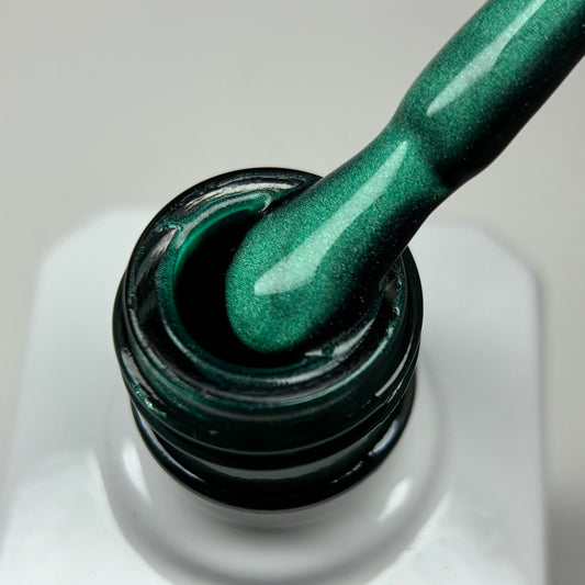 E07-25 Cat Eye Top Coat