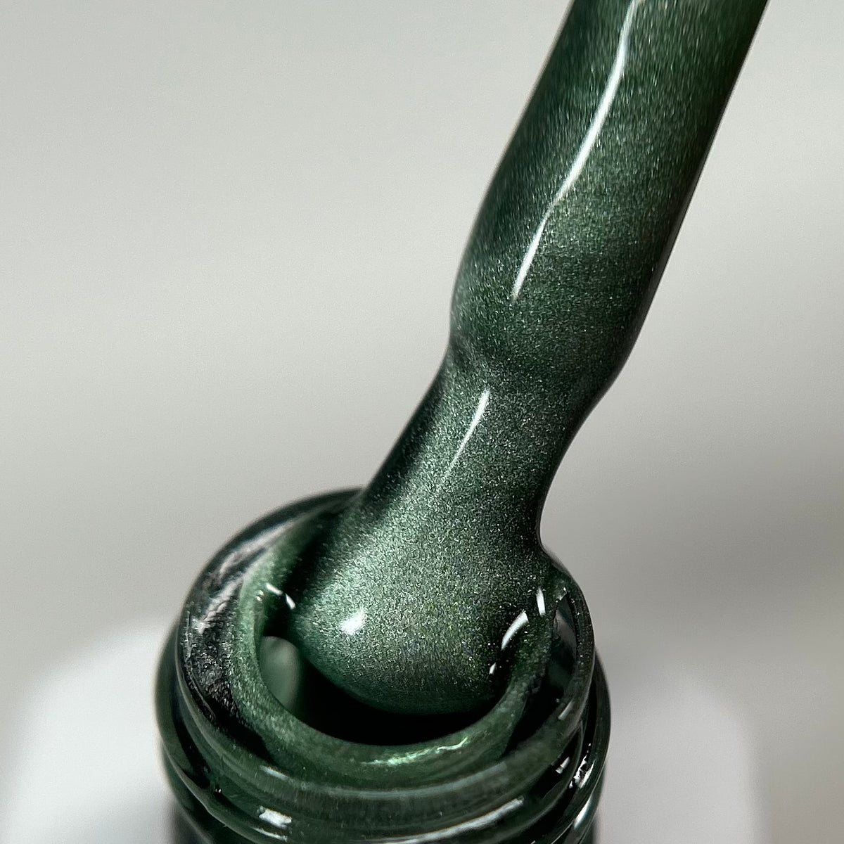 E07 #28 Cat Eye Top Coat