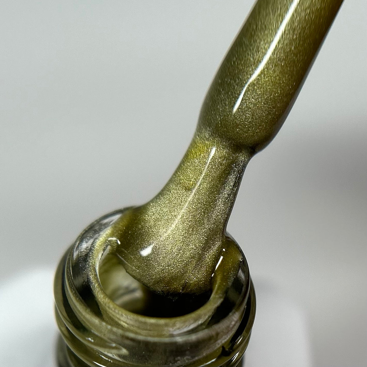 E07 #30 Cat Eye Top Coat